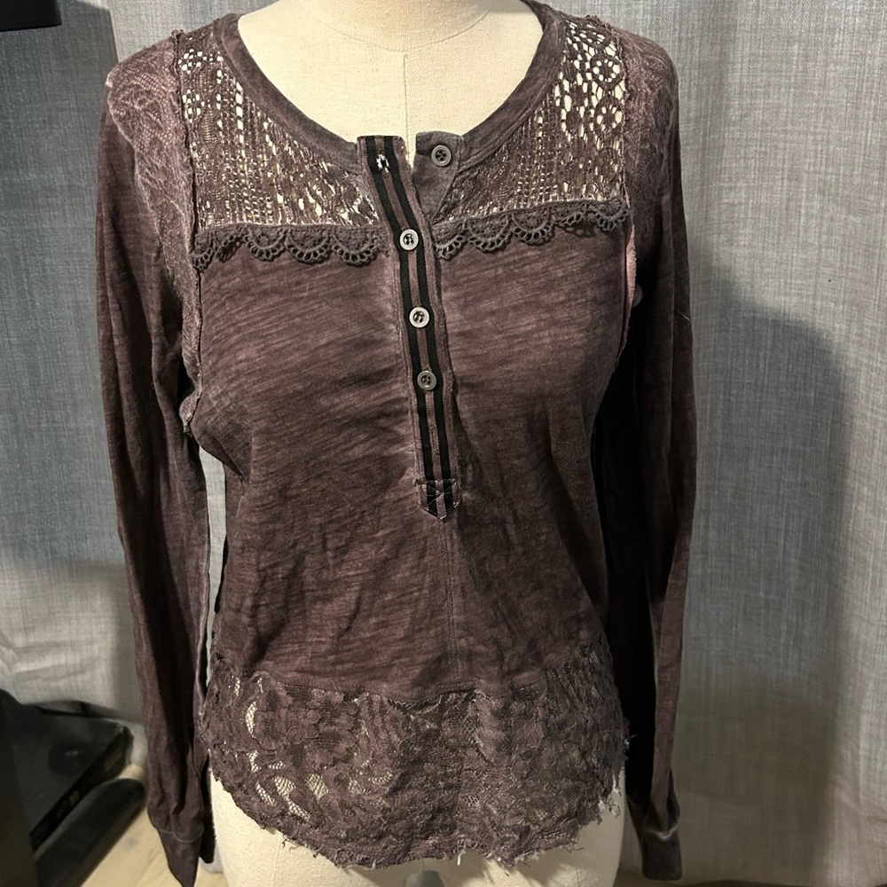 Women's Lace Detail Long Sleeve Top